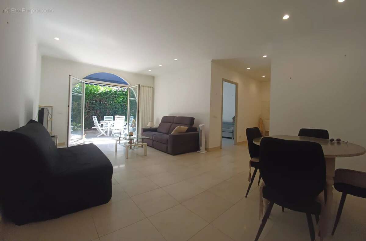 Appartement de caractère en rez-de-jardin - photo 12