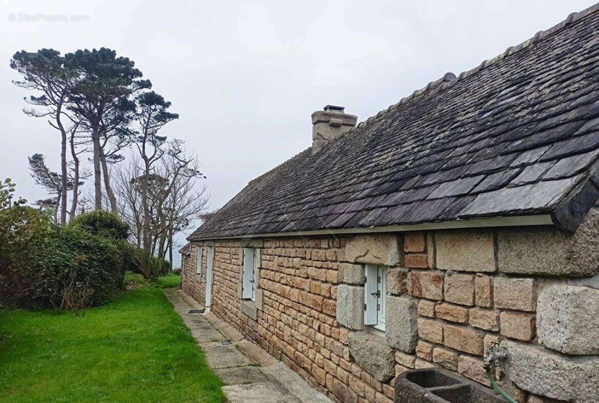 Maison à PLOUMOGUER