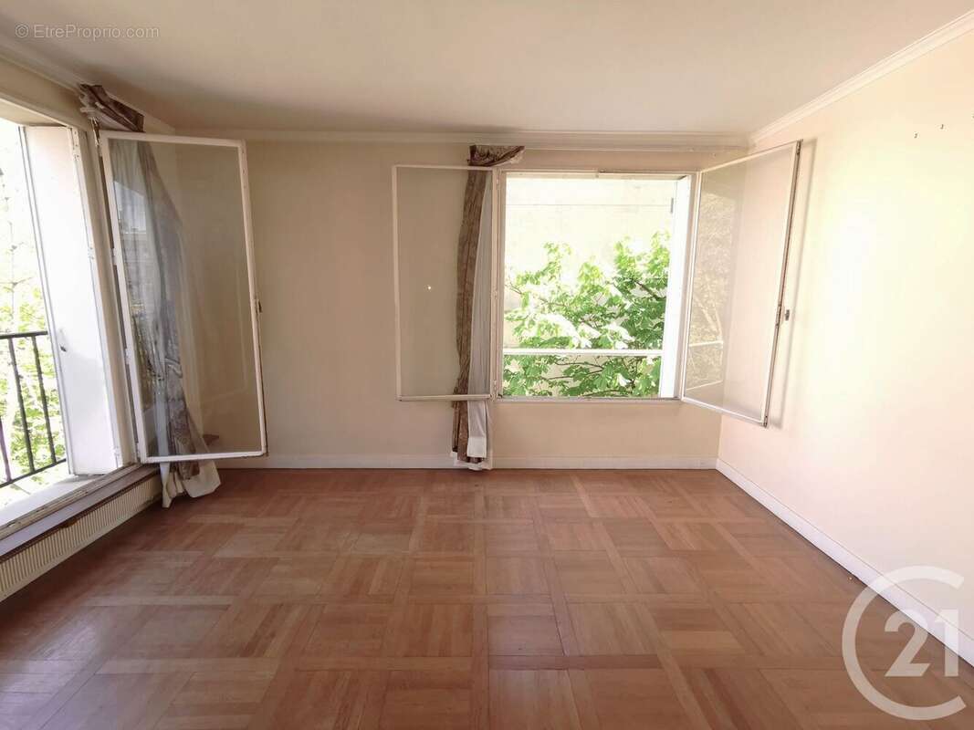 Appartement à NEUILLY-SUR-SEINE