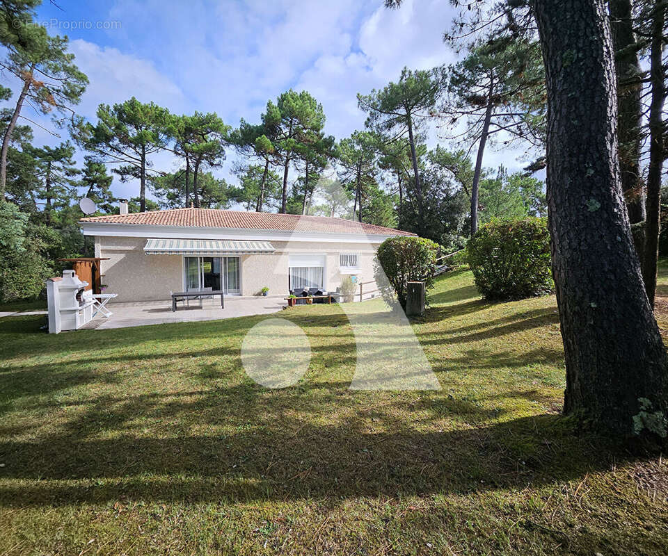 Maison à LES MATHES