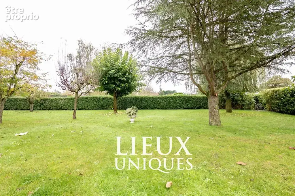 Lieux uniques ® x propriétés privées ® propose garage de 83 m²-bucher de 28 m²-terrain de 1506 m² - photo 10