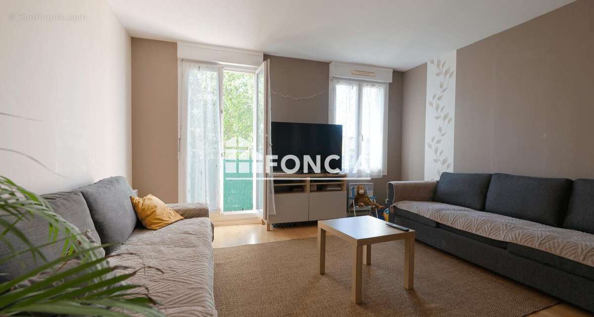 Appartement à SAINT-PIERRE-DU-PERRAY