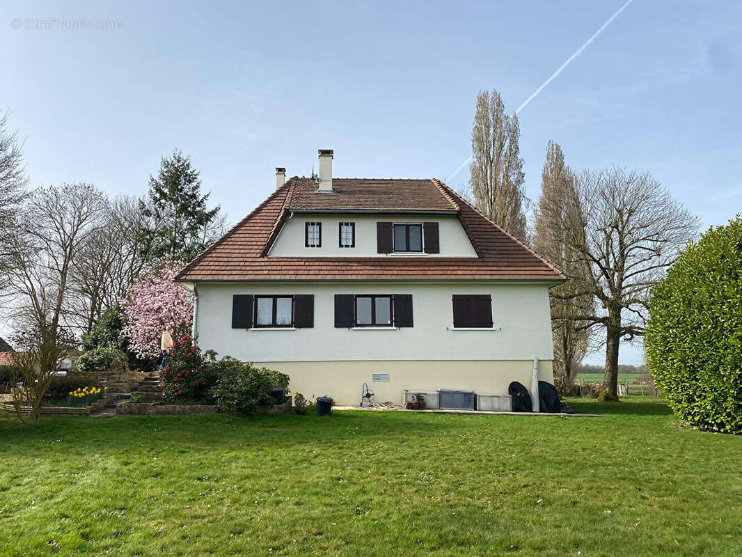 Maison à TACOIGNIERES