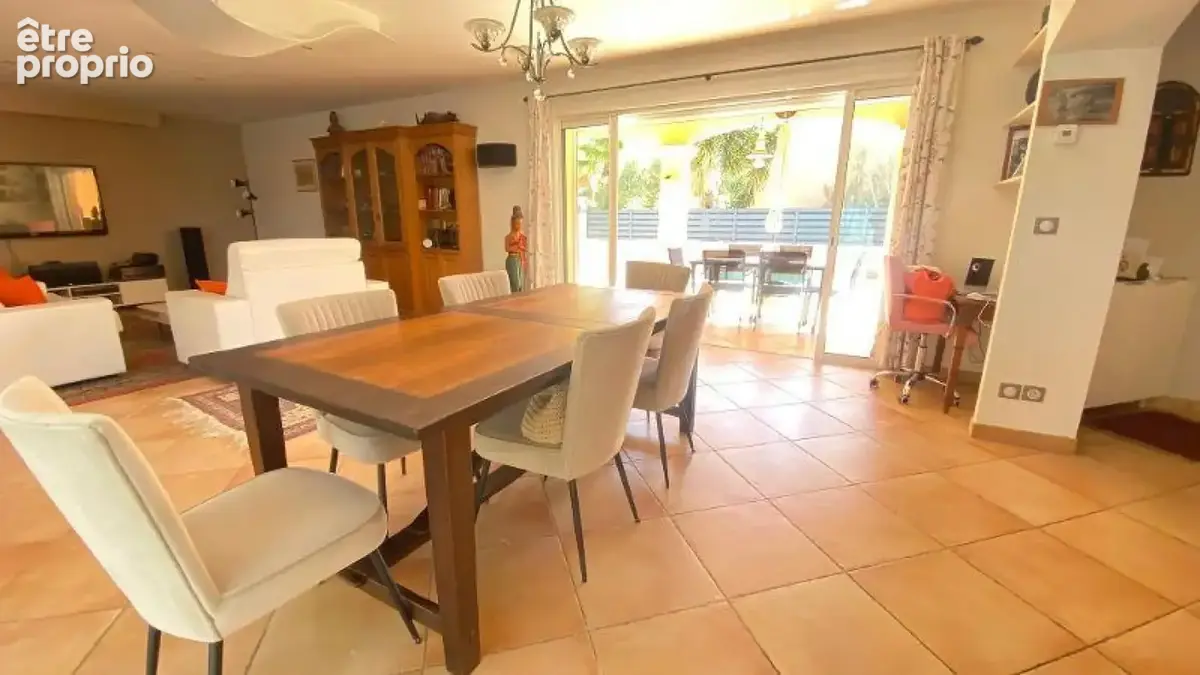 Maison 6 pièces 157 m² à vendre à Six-Fours-Les-Plages (83140) - photo 5