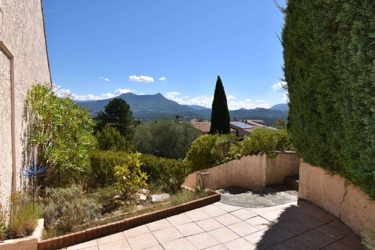 A vendre, Aiglun (04) – Maison individuelle 6 pièces, 5 chambres, jardin, terrasse et garage de 30 m² - photo 25