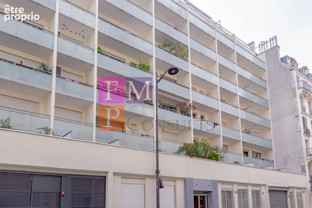 Paris 18e   Rue Stephenson   Superbe 2 pièces refait à neuf dans une résidence récente avec ascenseur - photo 2