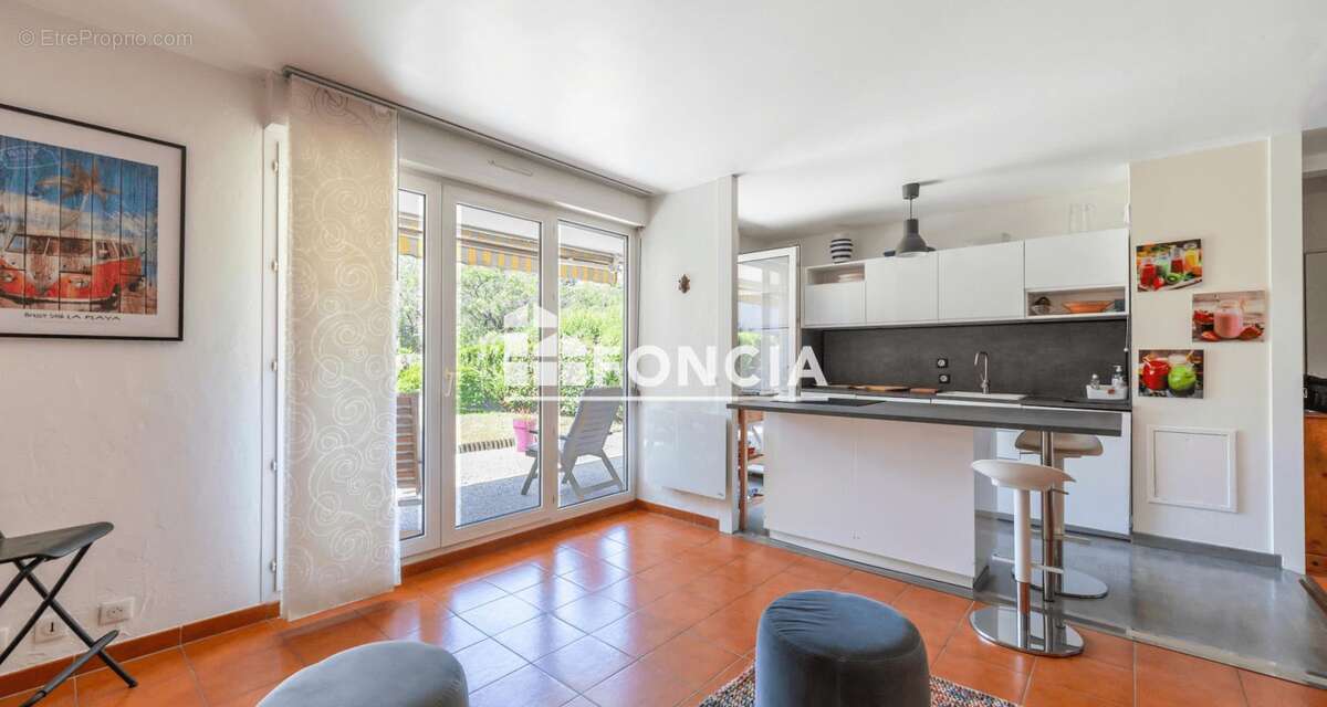 Appartement T2 d'exception avec GRAND JARDIN privatif de 110 m² – - Lisière de la Vallée-aux-Loups - Box et Cave sur le secteur  - photo 5