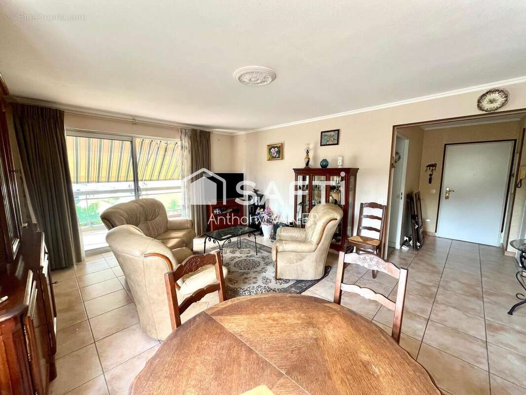 Appartement 93 m² à Saint-Laurent-Du-Var  - photo 2