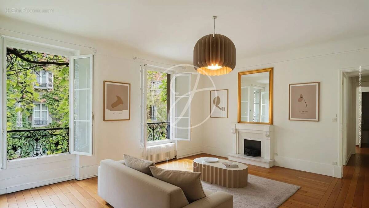 Appartement à PARIS-17E