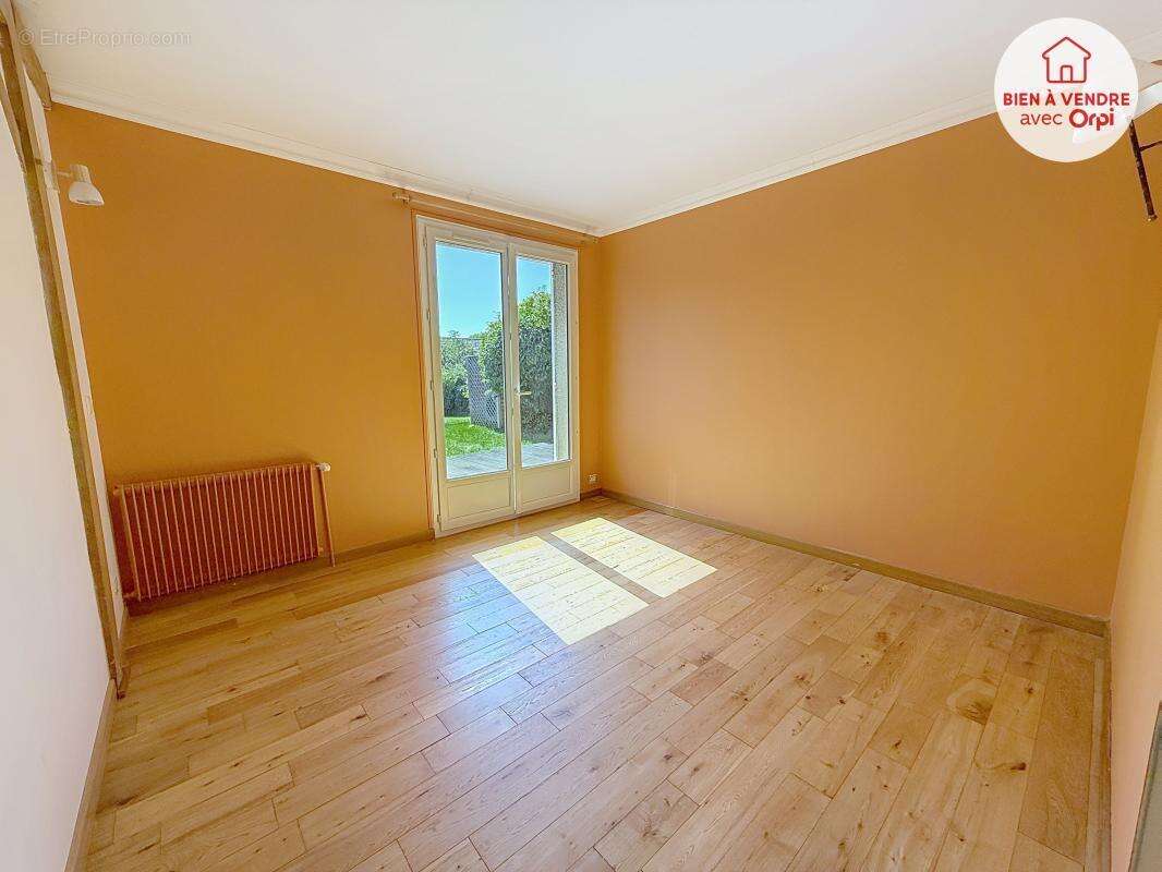 Maison à OINVILLE-SUR-MONTCIENT