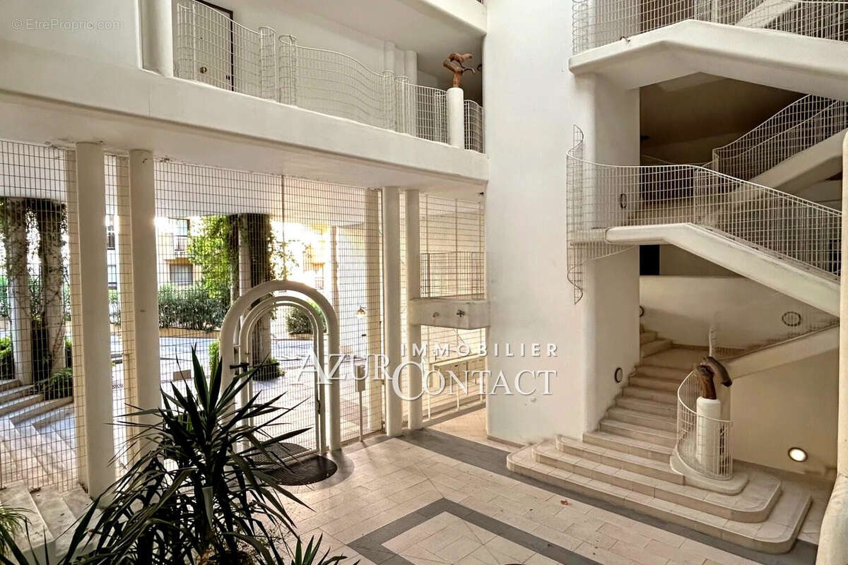 Appartement à MOUGINS