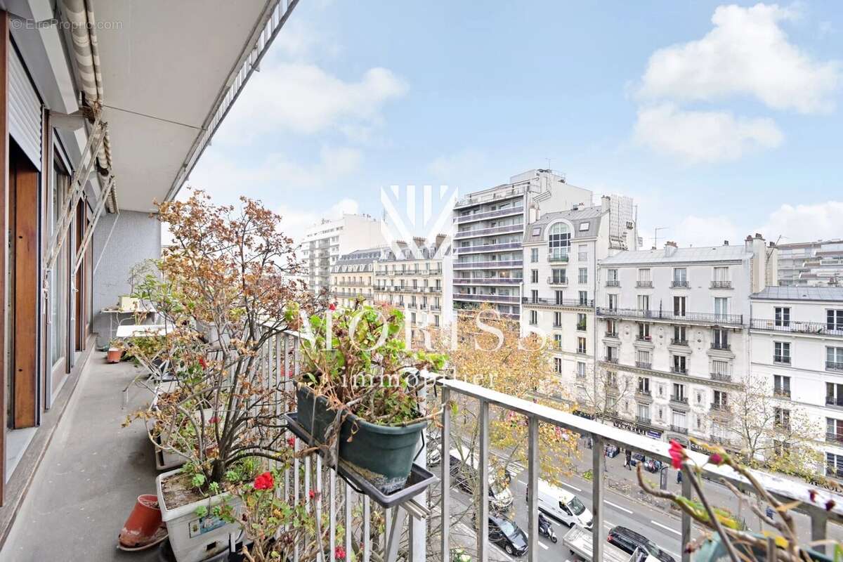 Appartement à PARIS-14E