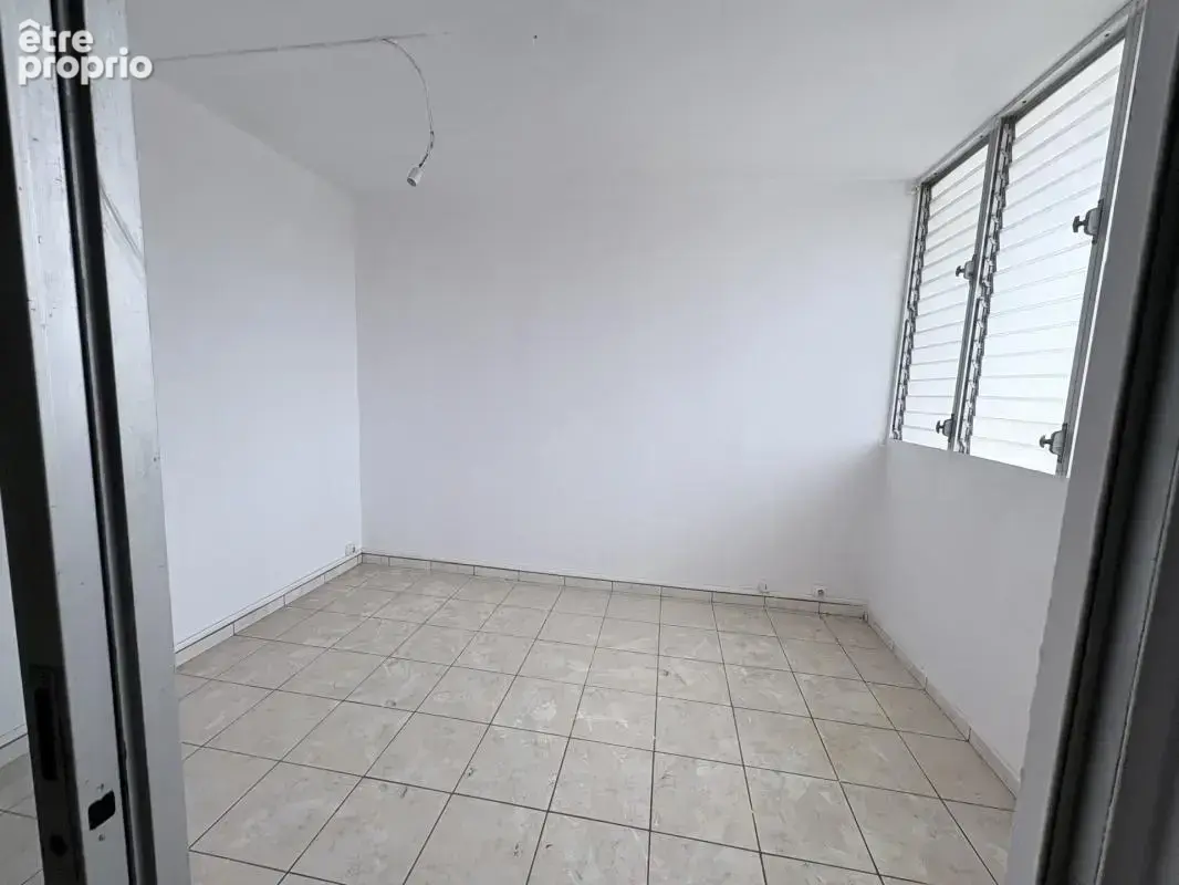A VENDRE : Appartement T4 aux Abymes (97139) - photo 9
