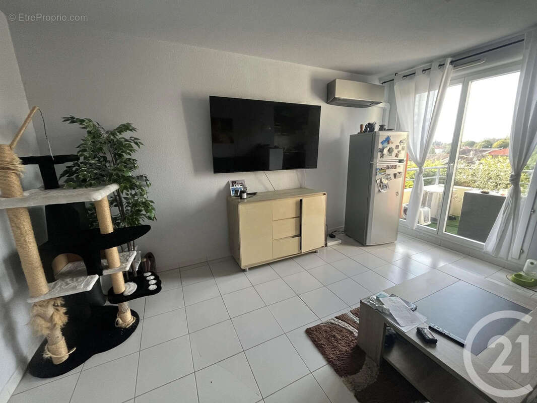Appartement à CARBONNE