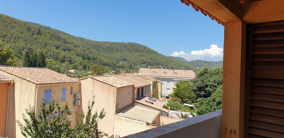 Appartement à SOLLIES-PONT