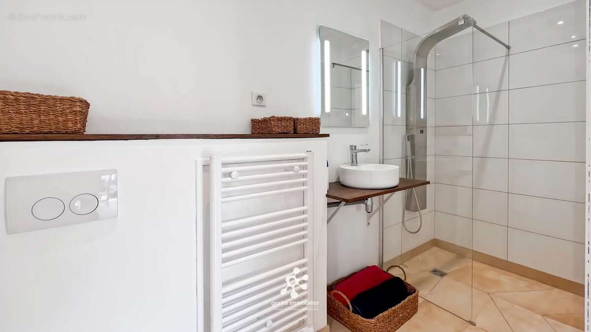 Maison à ROQUEFORT-LES-PINS