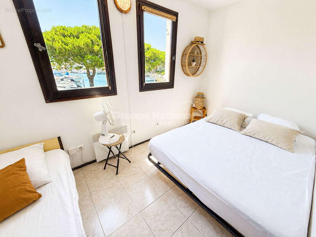 Port-Camargue proche plage Marina en duplex avec terrasse - photo 4