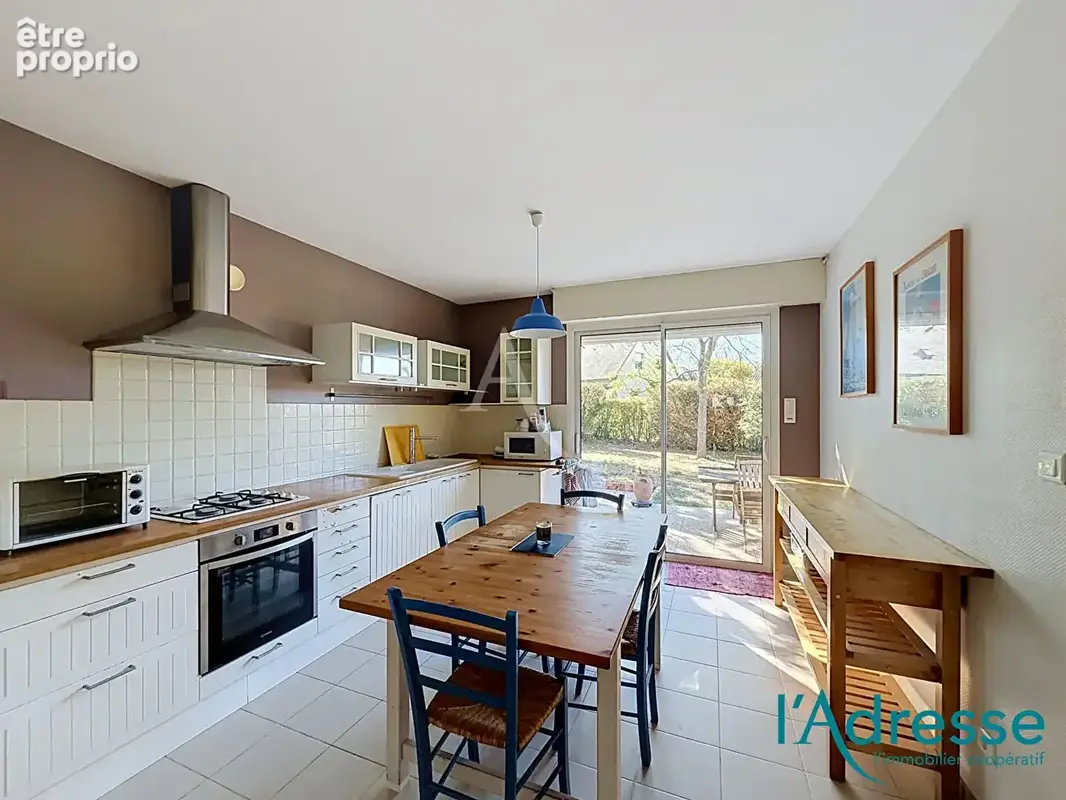 CHANGE - proche centre ville - Maison de 161 m² - 4 chambres - bureau - terrain clos - photo 4