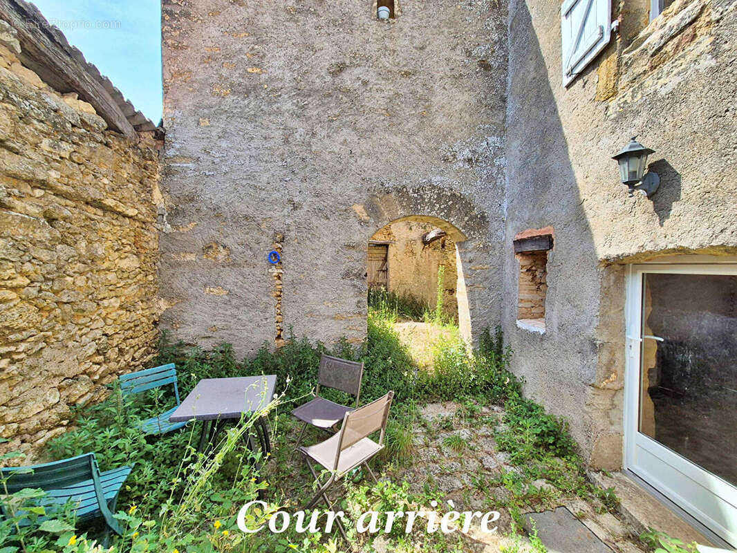 Maison à THOUARCE