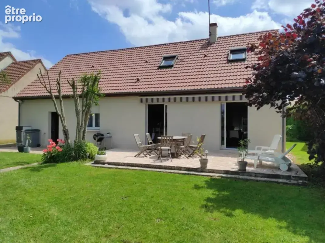 Maison à CHAMPFLEUR