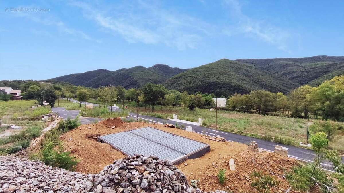 Terrain 579 m² à Colombieres-Sur-Orb  - photo 2