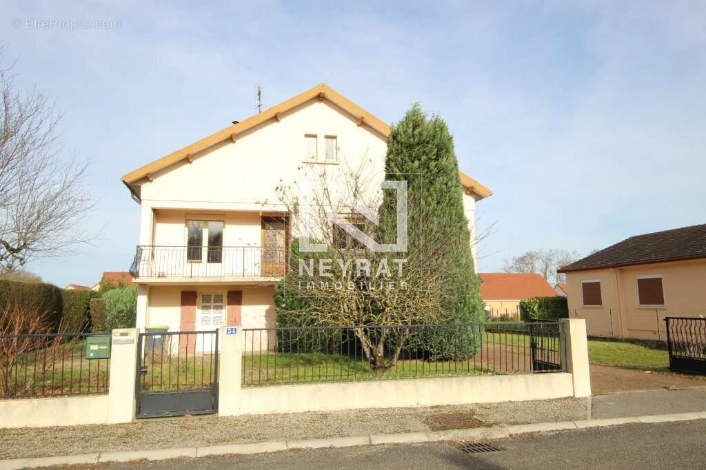 Maison à PIERRE-DE-BRESSE