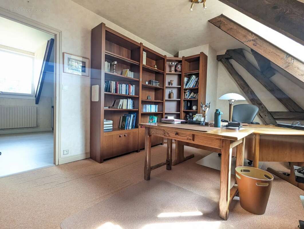 Maison de 218 m² sur une superbe parcelle de 15 948 m² - photo 16