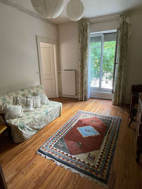 Place Flore : bel appartement ancien de 118 m2 avec parking - photo 17
