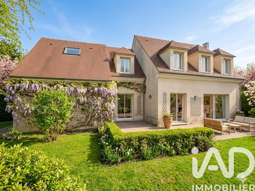 Photo 1 - Maison à LOUVECIENNES