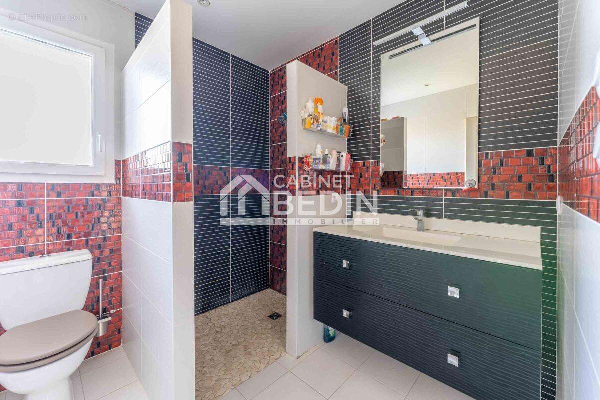 Maison à BLANQUEFORT