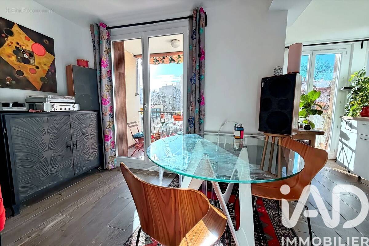 Photo 1 - Appartement à MARSEILLE-5E