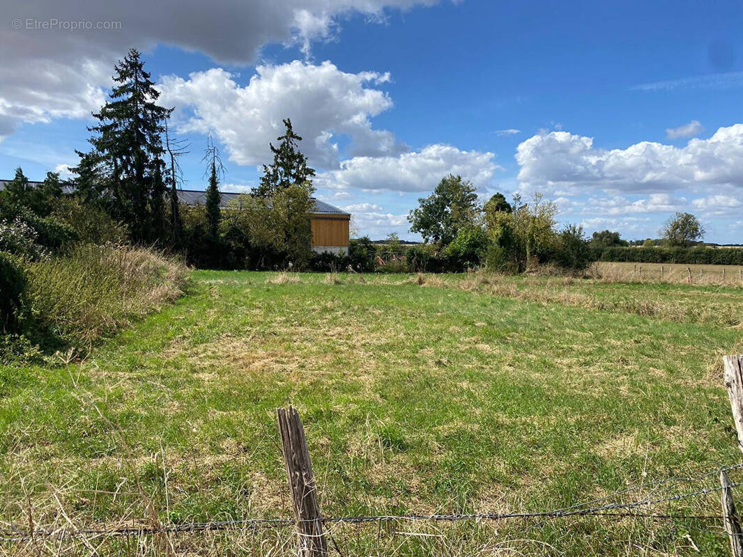 Terrain à HOUDAN