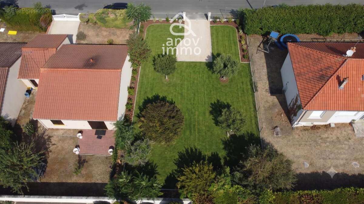 Chasseneuil du poitou (86360) - terrain constructible borné - photo 10