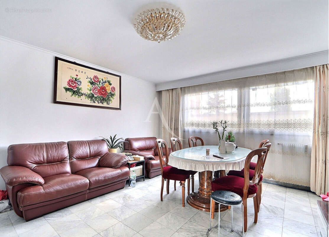 Appartement à LA COURNEUVE