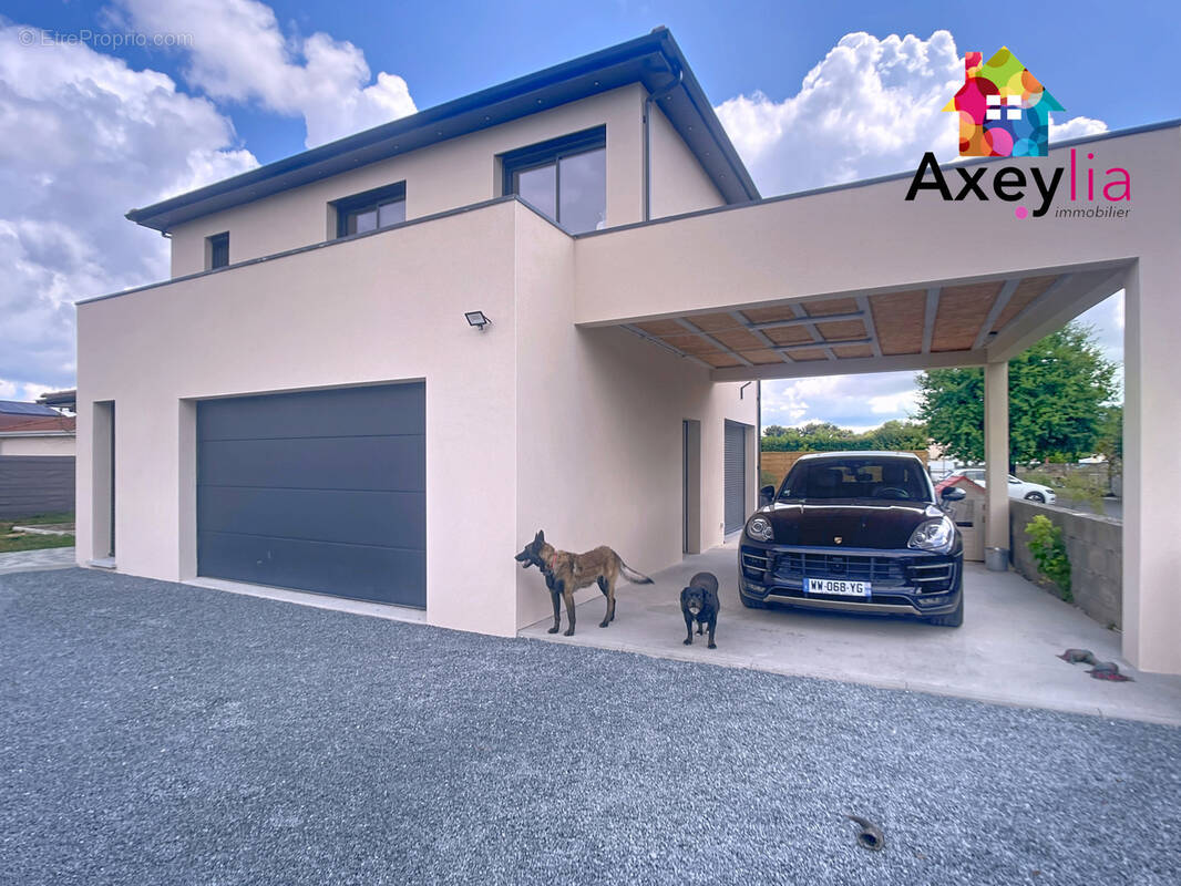 Maison à POUILLY-SOUS-CHARLIEU