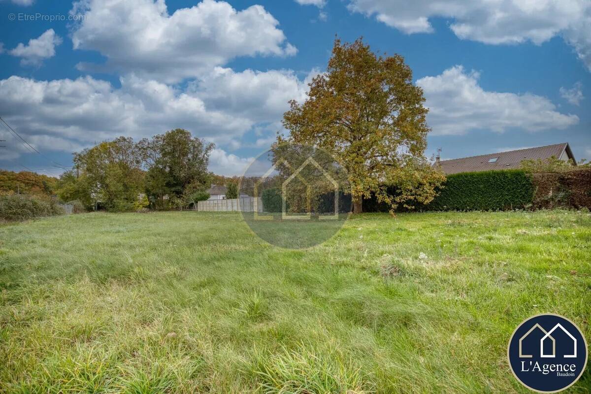 Terrain à SAINT-REMY-SUR-AVRE