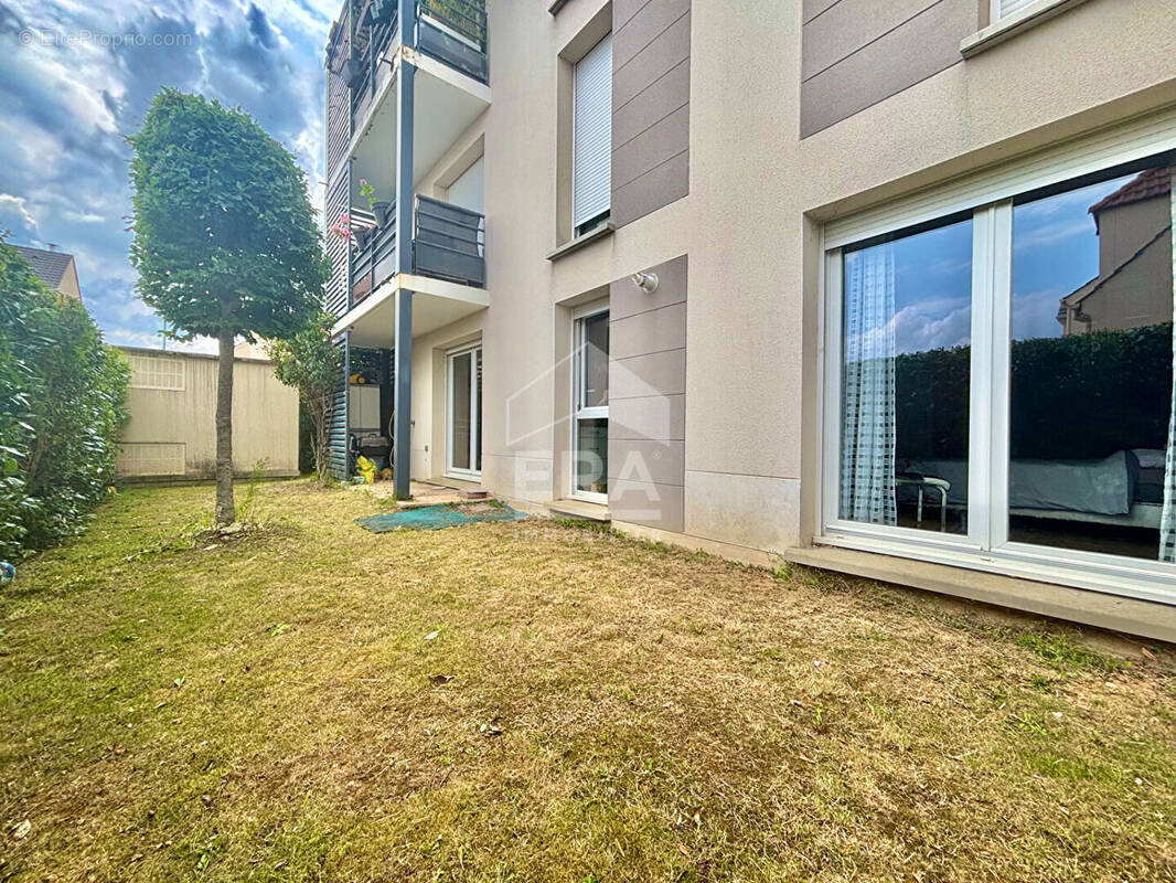 Appartement à FONTENAY-LE-VICOMTE