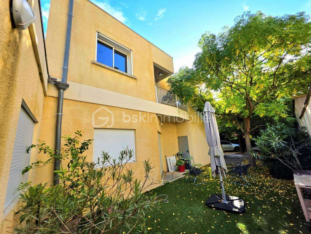 Appartement à PIERRELATTE