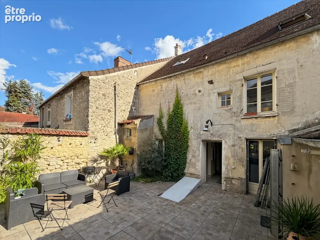 Charme de l’ancien et jardin en centre historique - photo 16