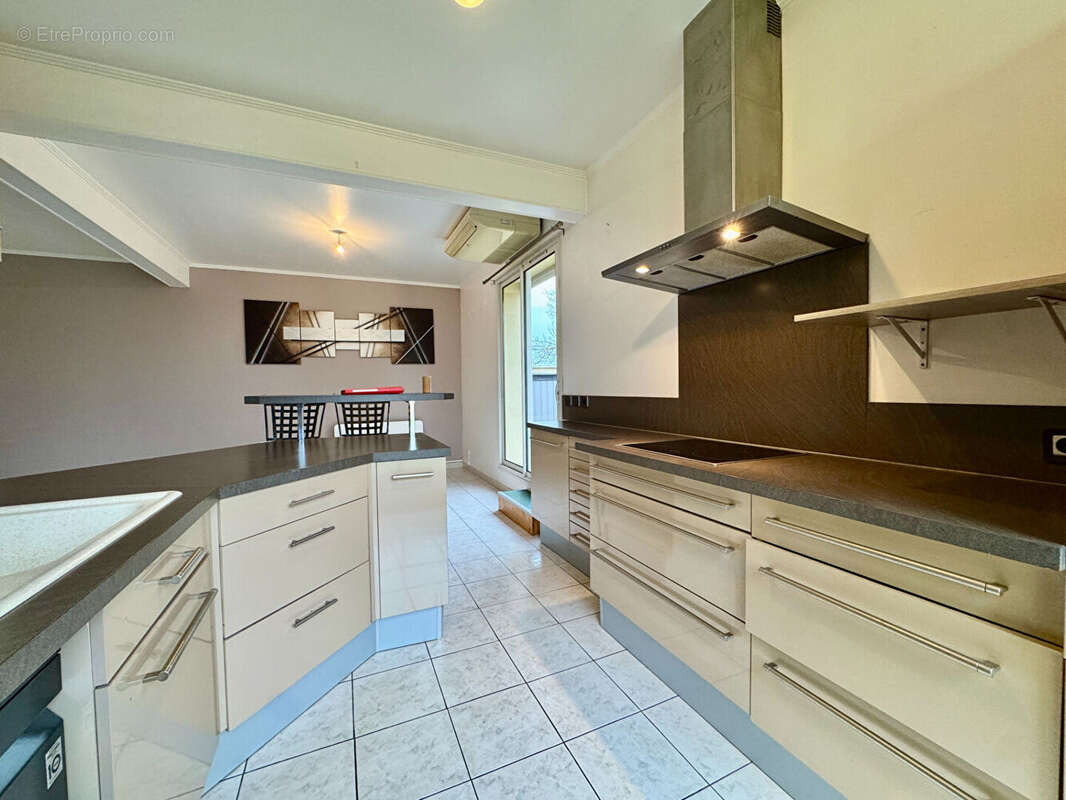 Appartement à LE PONTET