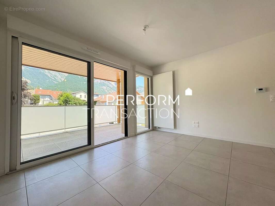 Appartement à SAINT-NAZAIRE-LES-EYMES