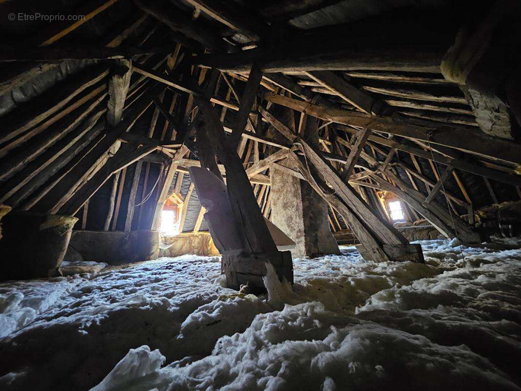 210 000, Maison Ancienne de Caractère, 10 mn de Mirebeau, TALMAY - photo 6