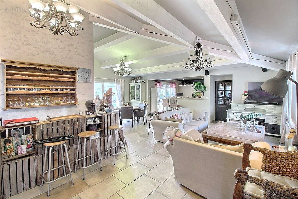 Maison à MALAUCENE