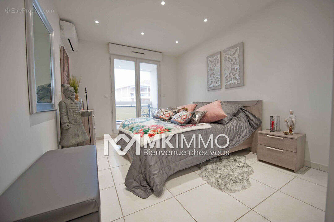 Appartement à SAINT-LAURENT-DU-VAR