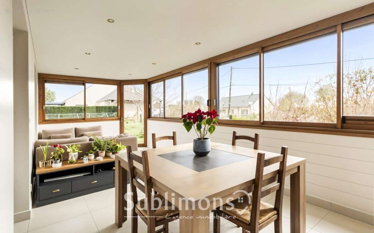 Maison à SAINT-HERBLON