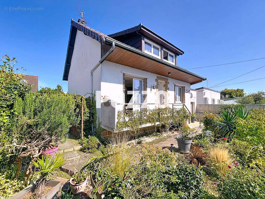 Maison à SAINT-PAIR-SUR-MER