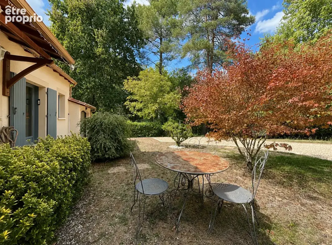Maison de plain-pied avec piscine dans un environnement calme - photo 2