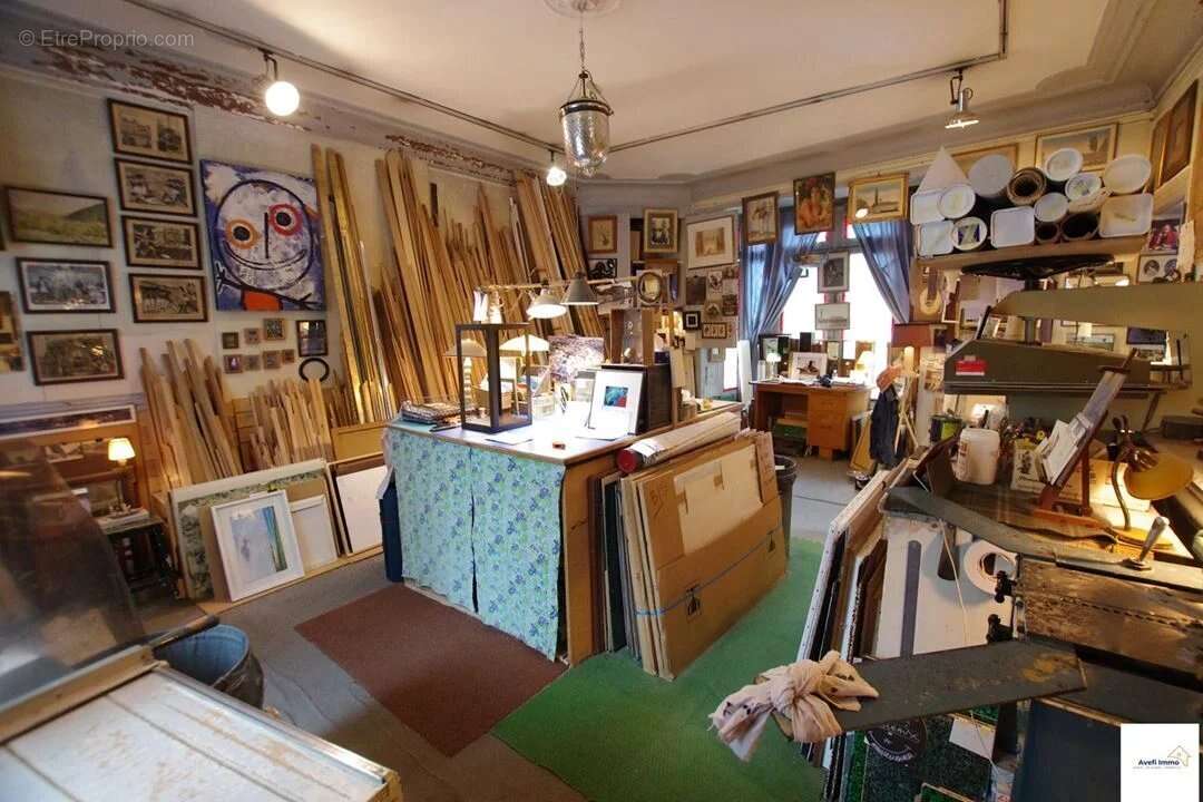 Commerce à SAINT-CLOUD