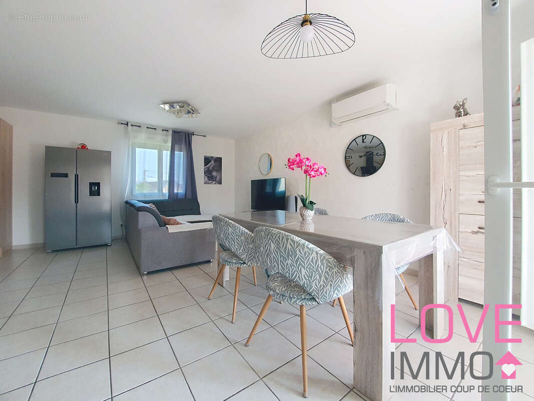 Appartement à LA BATIE-DIVISIN