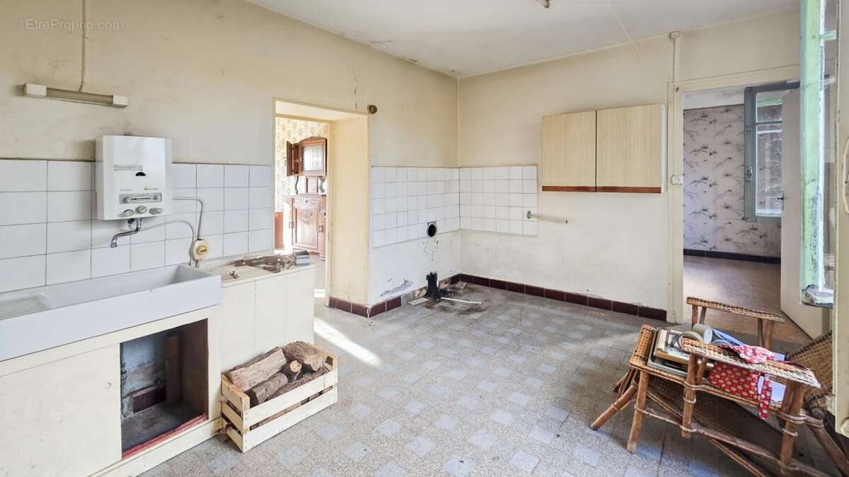Maison à rénover avec grand terrain – Souvigny (03210) - photo 2